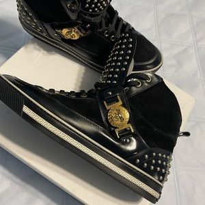 Versace Mens Shoes. Size-10.